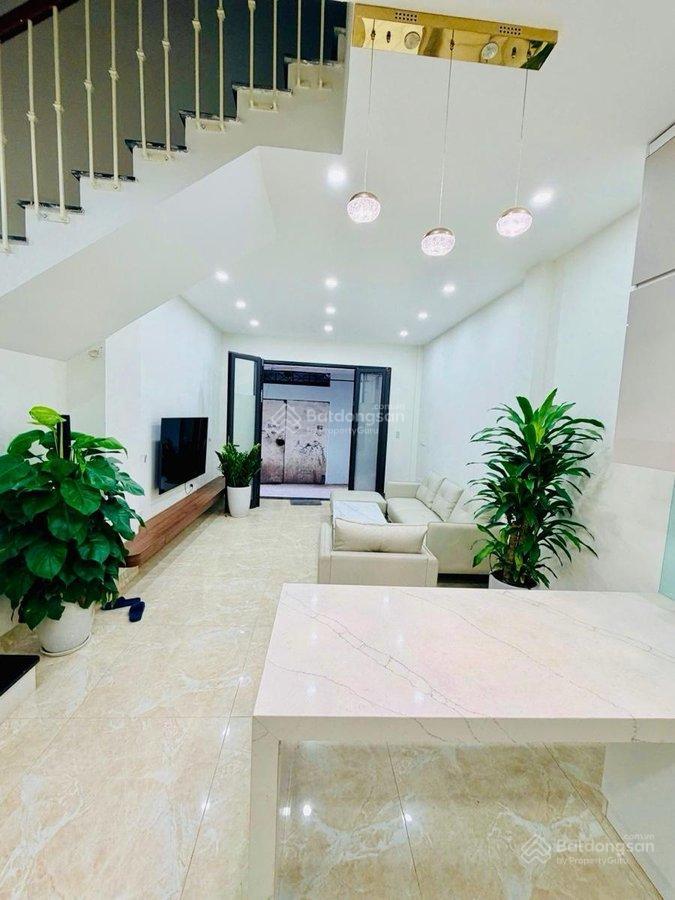 Nhà đẹp mỹ đình diện tích 40m2 xây 5 tầng chắc chắn full nội thất sẵn sàng giao dịch giá hơn 9 tỷ