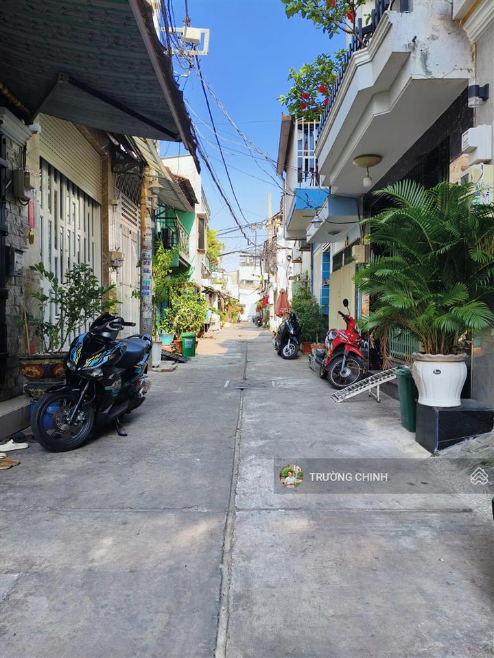 Hương lộ 2  bình trị đông  hẻm 4m  sổ riêng  4 x 8  3 tỷ hơn.