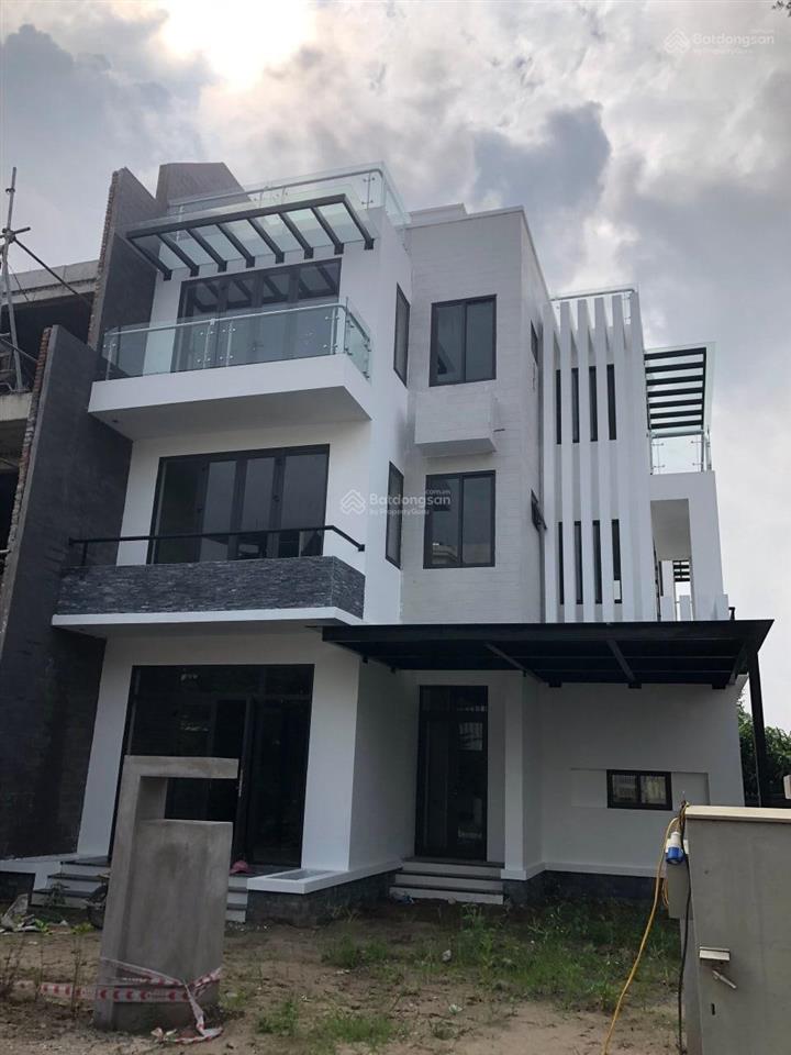 Chính chủ bán biệt thự phú cát city dt 212m², giá bán 85triệu/m² đã bao gồm đất + tiền xây.