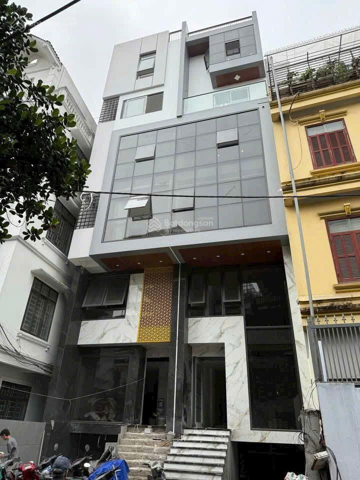 Bán toà nhà 7 tầng mặt đường bùi xương trạch  thanh xuân, đầu tư giữ tiền tốt