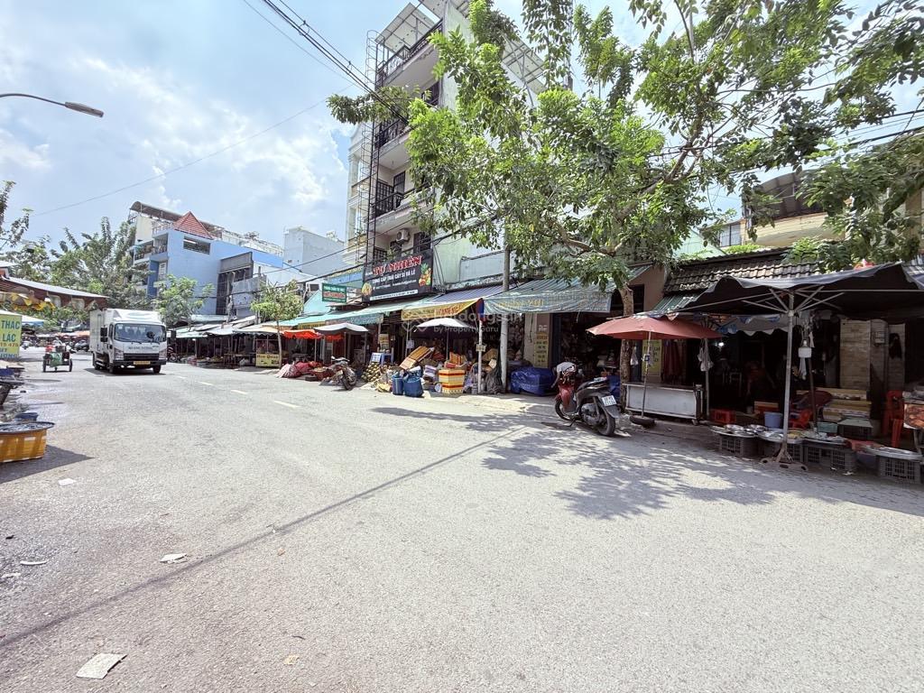 5x18m, 2 tầng hẻm xe hơi thông khắp nơi. khu được xây hầm 6 tầng
