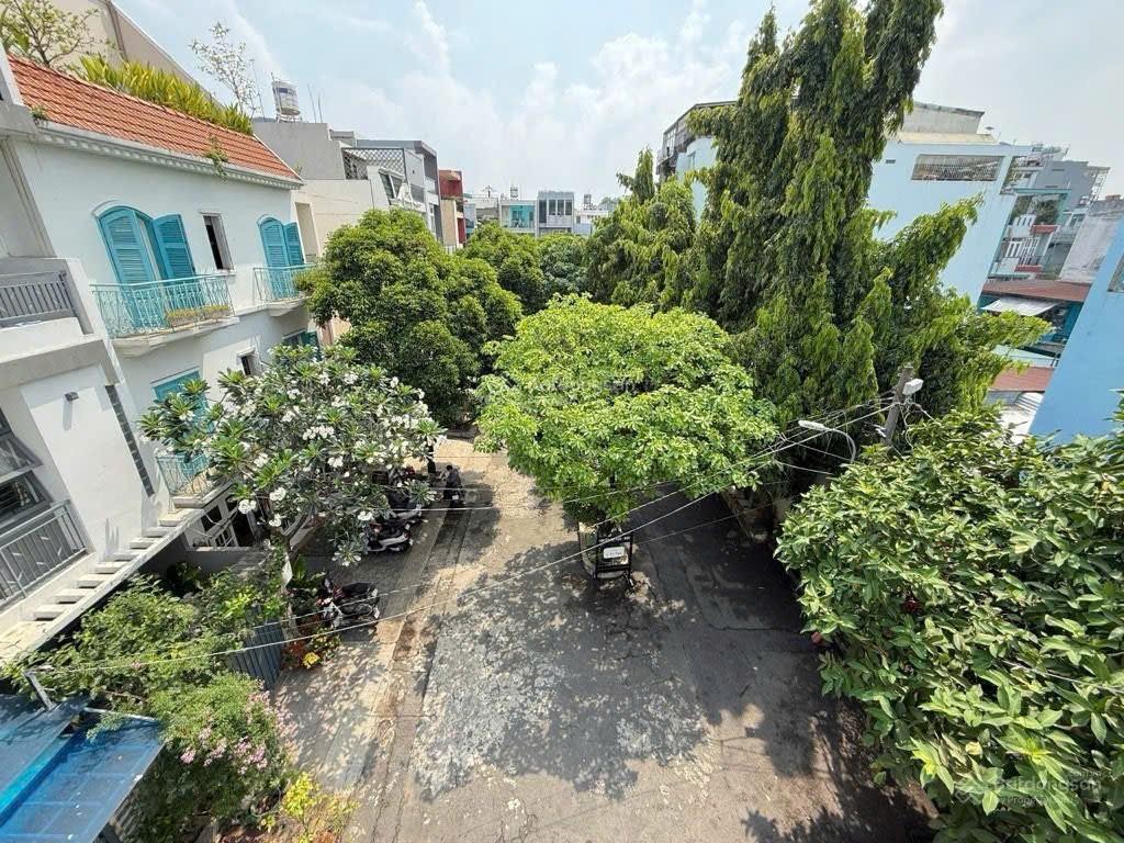4x24m. 2 mặt tiền kinh doanh gần công viên làng hoa
