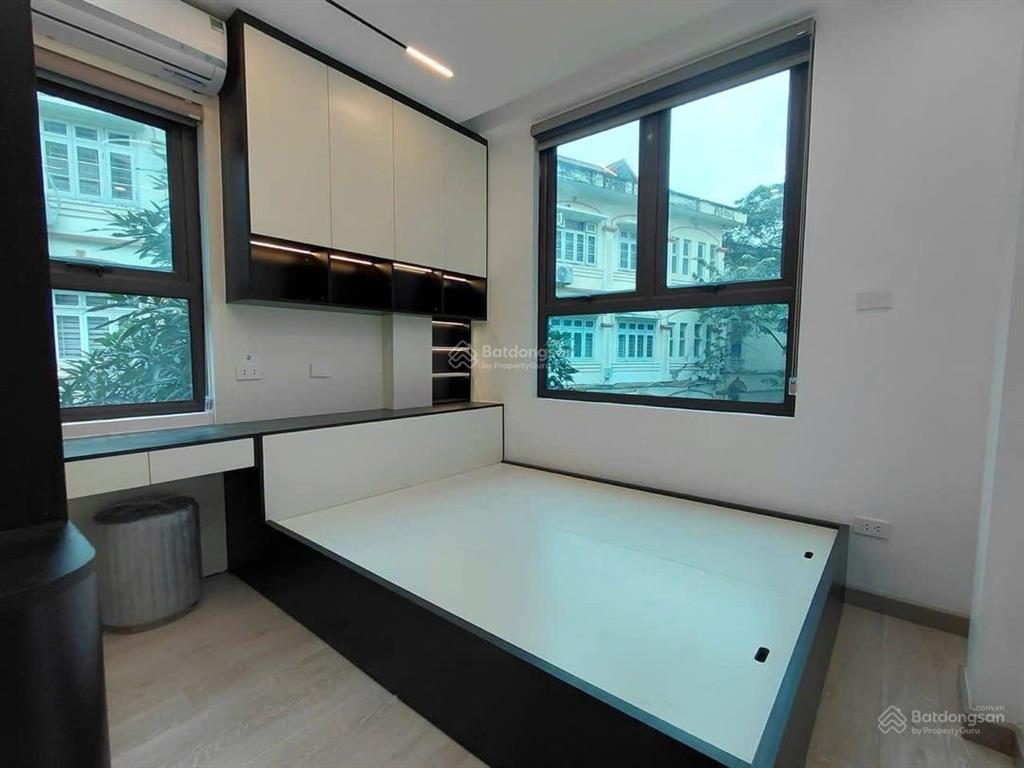 Nhà ngay văn quánphùng hưngđường 19/5. nhà mới 5tcăn góc 3 mặt thoáng. dt35m giá8,85tỷ.0982 079 ***