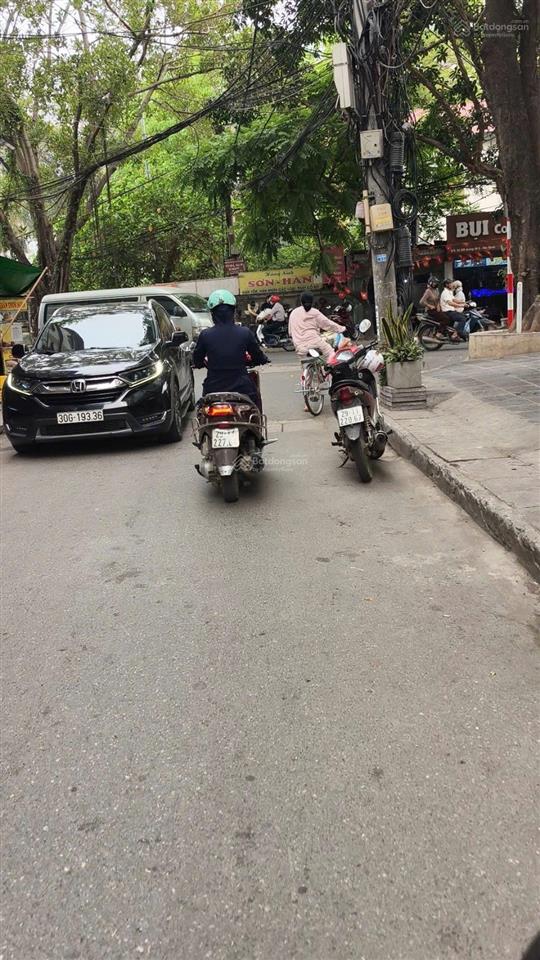 Nhà ngay văn quánphùng hưngđường 19/5. nhà mới 5tcăn góc 3 mặt thoáng. dt35m giá8,85tỷ.0982 079 ***