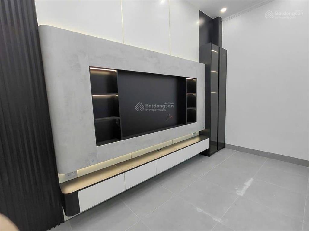 Nhà ngay văn quánphùng hưngđường 19/5. nhà mới 5tcăn góc 3 mặt thoáng. dt35m giá8,85tỷ.0982 079 ***