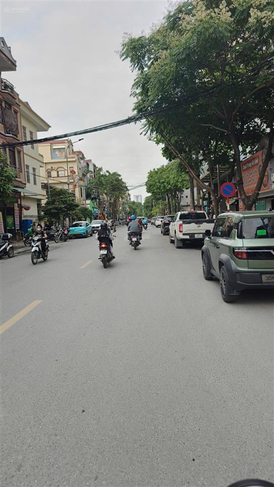 Bán gấp nhà tô hiệu lô góc kinh doanh ô tô vào nhà . dt 40m*5tầng mt6m giá 12,8 tỷ.0982 079 ***