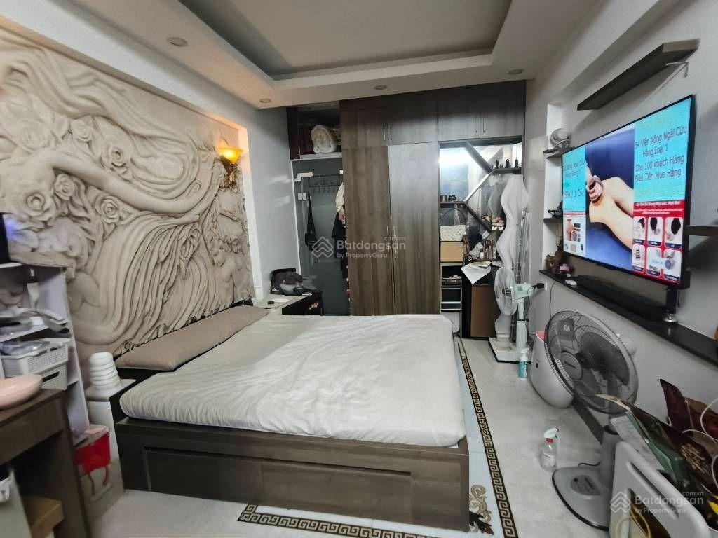 Nhà tập thể tầng 1 phố vọng hà, hộ khẩu hoàn kiếm, ô tô đỗ cổng