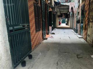 Nhà tập thể tầng 1 phố vọng hà, hộ khẩu hoàn kiếm, ô tô đỗ cổng