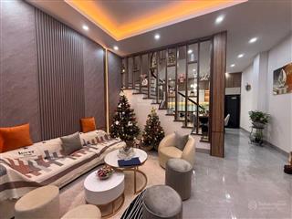 Bán nhà phố ngọc lâm, cạnh tttm  mipec long biên