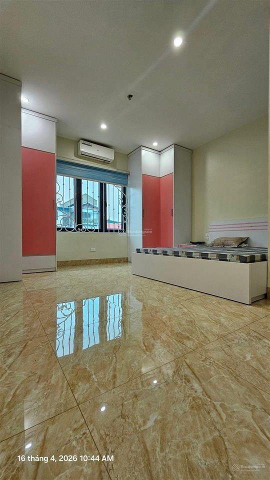 Bán nhà phố ngọc lâm, cạnh ngã 4 hồng tiến, 40m x 5 tầng, ô tô tránh, thang máy, kinh doanh vô đối