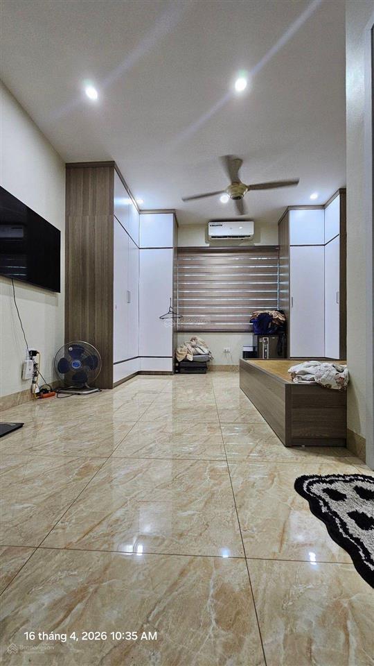 Bán nhà phố ngọc lâm, cạnh ngã 4 hồng tiến, 40m x 5 tầng, ô tô tránh, thang máy, kinh doanh vô đối