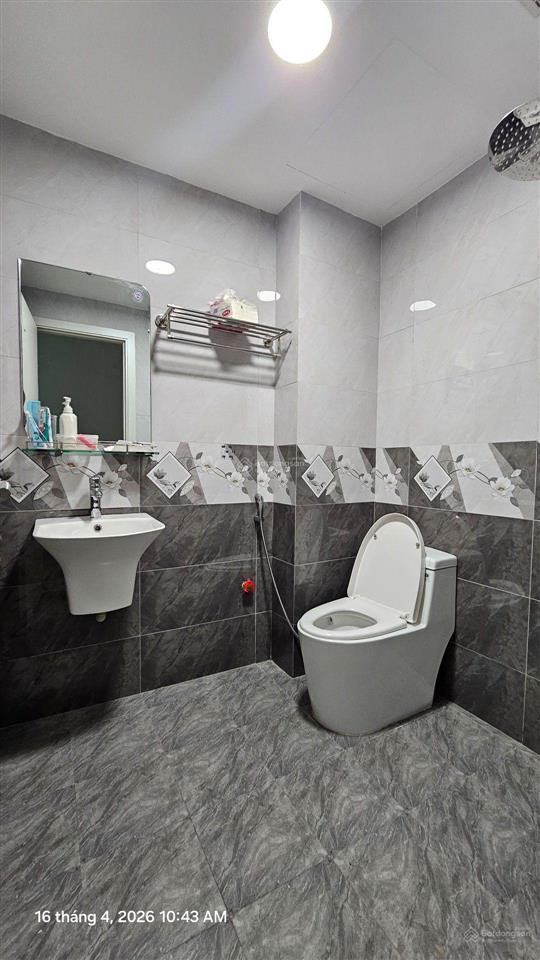 Bán nhà phố ngọc lâm, cạnh ngã 4 hồng tiến, 40m x 5 tầng, ô tô tránh, thang máy, kinh doanh vô đối
