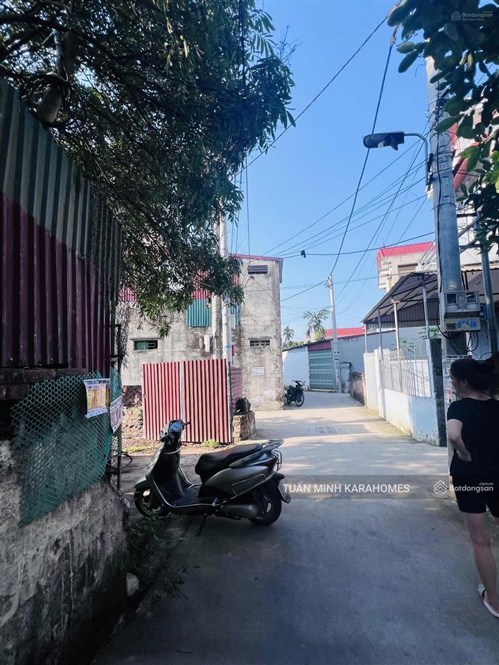 Chính chủ bán đất thị trấn phúc thọ, lô góc 2 mặt tiền, mt 6m đường ô tô vào tận đất  096721399