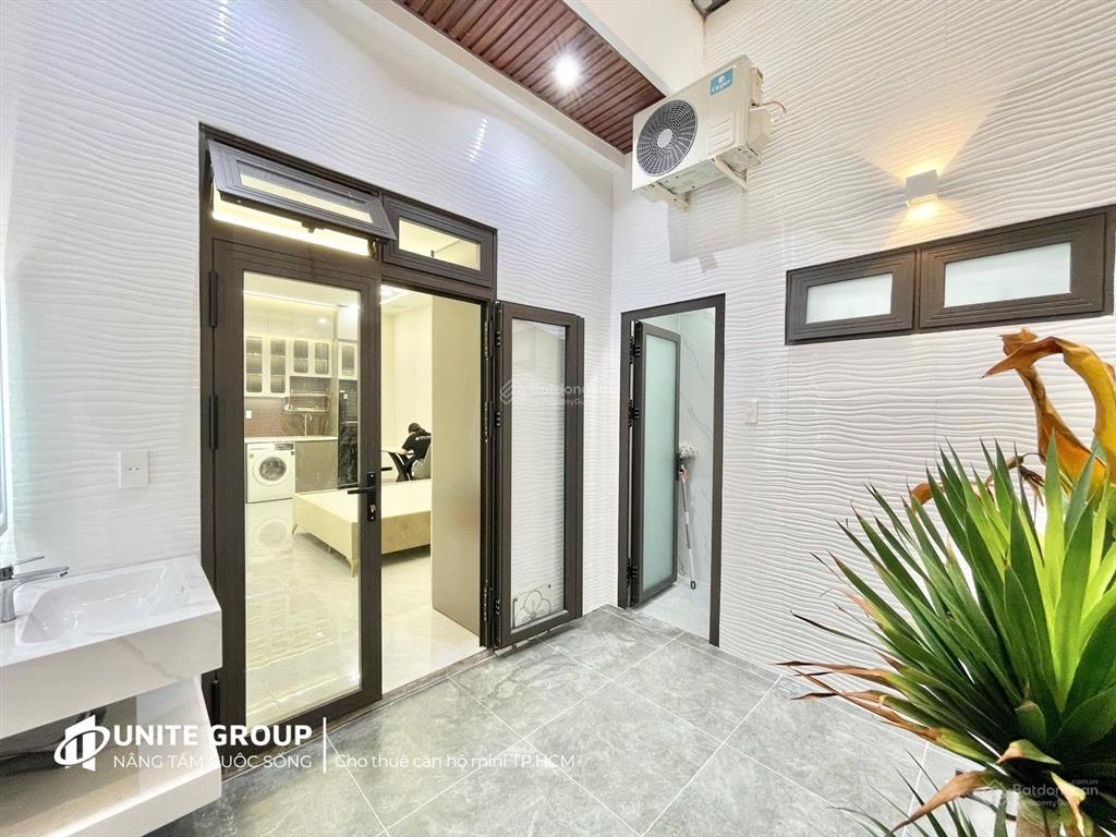 Căn hộ trung tâm bình thạnh, sát quận 1 full nội thất, mới 100% ngay hàng xanh, ban công lớn