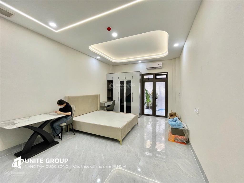 Căn hộ trung tâm bình thạnh, sát quận 1 full nội thất, mới 100% ngay hàng xanh, ban công lớn