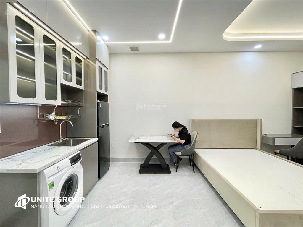 Căn hộ trung tâm bình thạnh, sát quận 1 full nội thất, mới 100% ngay hàng xanh, ban công lớn