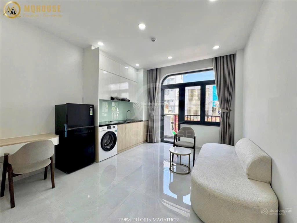 Căn hộ 43m2 ngay trung tâm bình thạnh, full nội thất, mới 100%, cửa sổ lớn máy giặt riêng.