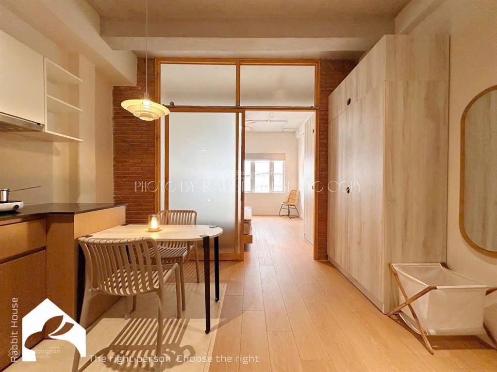 Cho thuê 1 phòng ngủ ngay phan đăng lưu 42m2 full nội thất tiện đi quận 1 ban công mới 100%