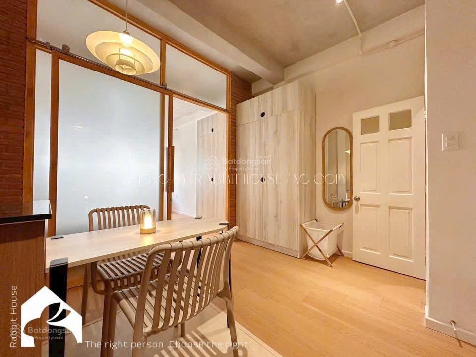 Cho thuê 1 phòng ngủ ngay phan đăng lưu 42m2 full nội thất tiện đi quận 1 ban công mới 100%