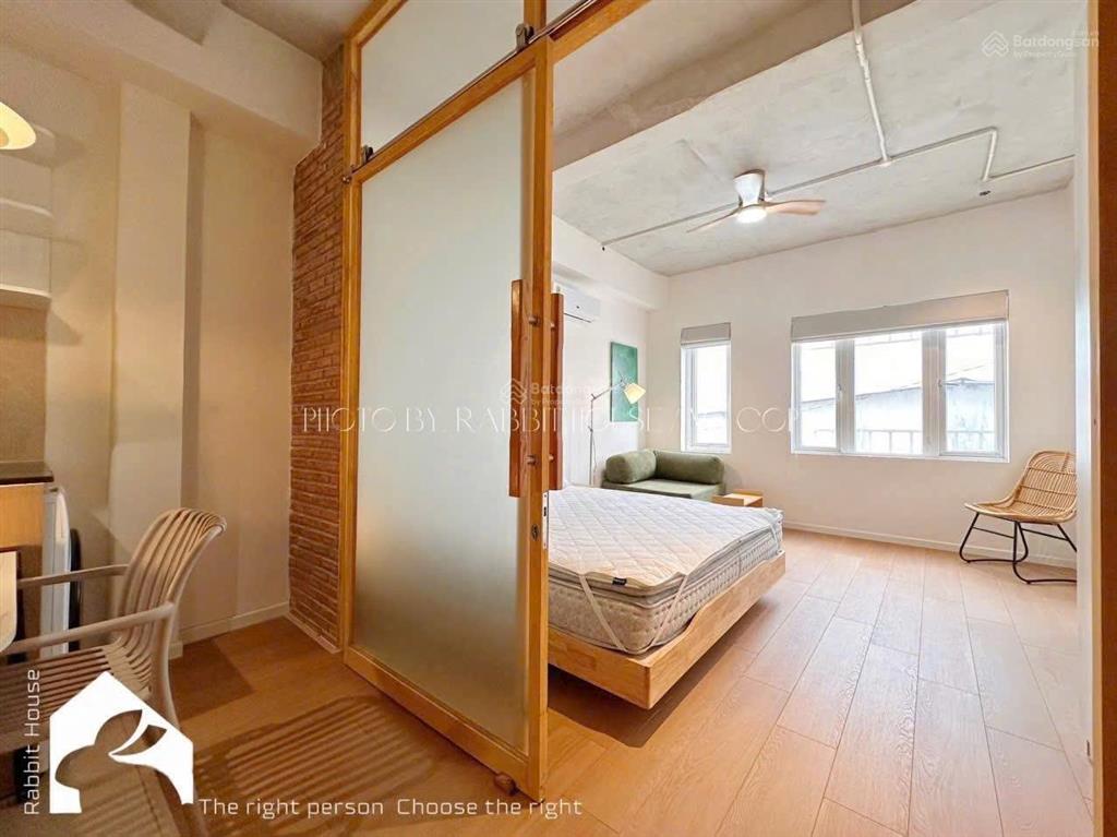 Cho thuê 1 phòng ngủ ngay phan đăng lưu 42m2 full nội thất tiện đi quận 1 ban công mới 100%