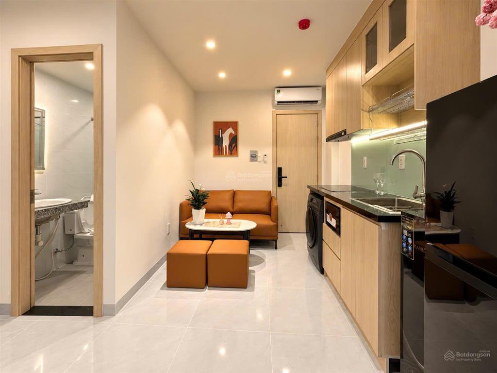Cho thuê nhà ngay ung văn khiêm tách bếp, full nội thất 42m2, ngay đại học hutech  0368 438 ***