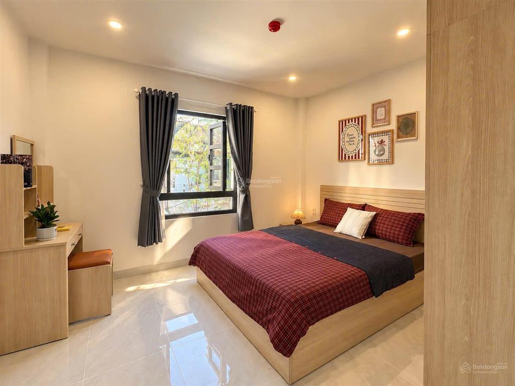 Cho thuê nhà ngay ung văn khiêm tách bếp, full nội thất 42m2, ngay đại học hutech  0368 438 ***