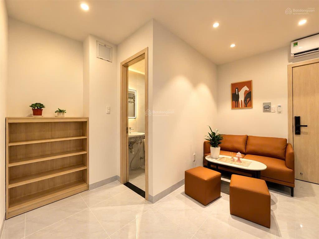 Cho thuê nhà ngay ung văn khiêm tách bếp, full nội thất 42m2, ngay đại học hutech  0368 438 ***