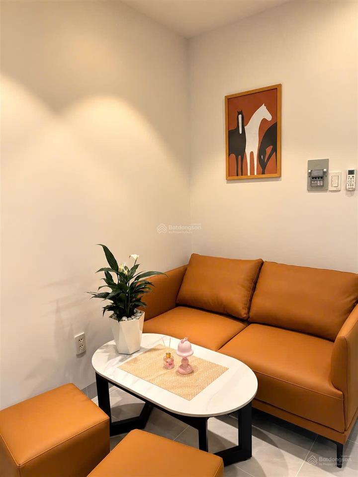 Cho thuê nhà ngay ung văn khiêm tách bếp, full nội thất 42m2, ngay đại học hutech  0368 438 ***