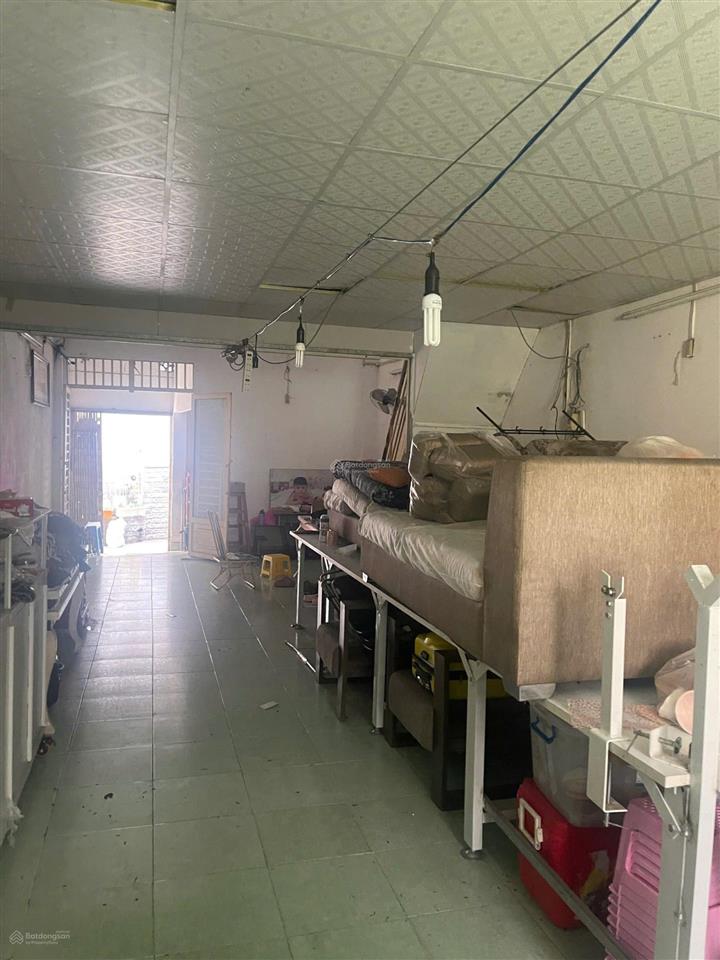 Nhà ngộp bank. chủ cần bán gấp trả giá là chốt ngay. dt 5x14m 1 lầu. nở hậu lên tới 93m2 tung tường