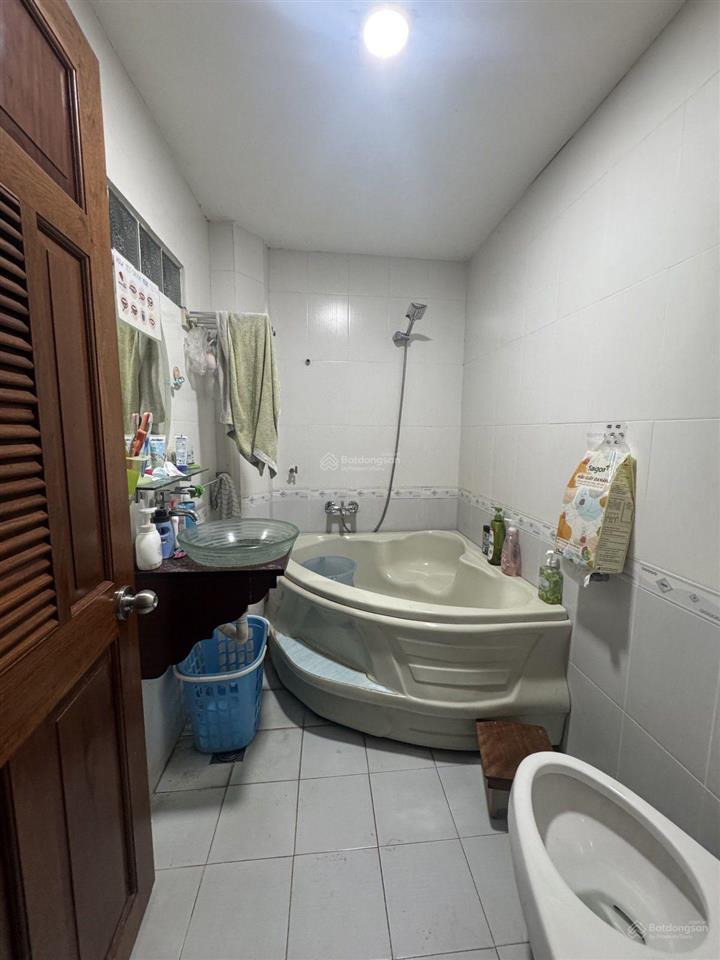 916/ lạc long quân phường 8 tân bình dt 3.9x12. 3tầng. 4 phòng ngủ 5wc