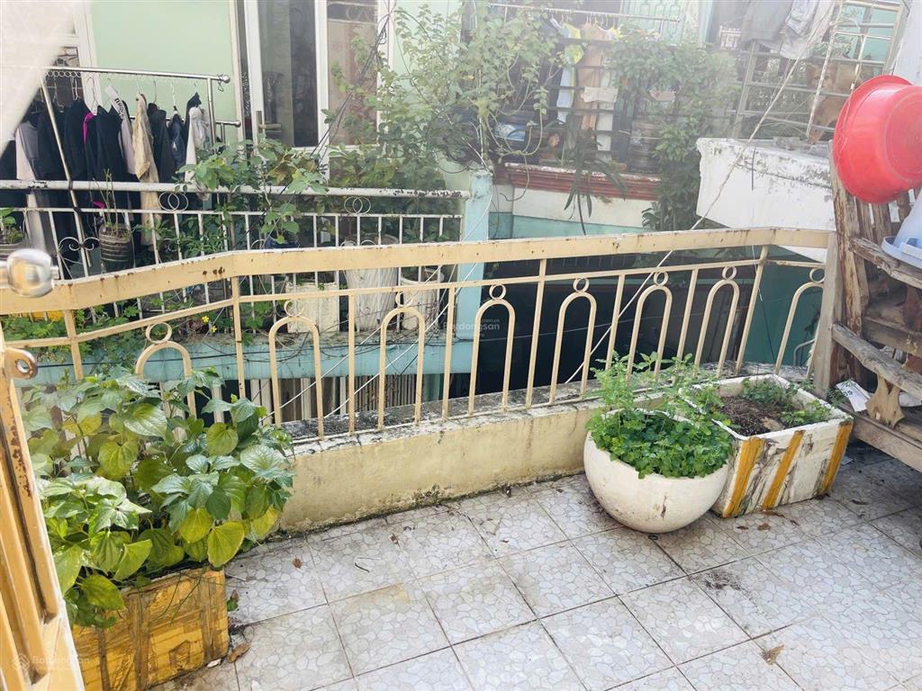 107/7a ni sư huỳnh liên phường 10 tân bình. dt 3.5x11m. 1trệt. 1lầu. 2phòng. 2wc