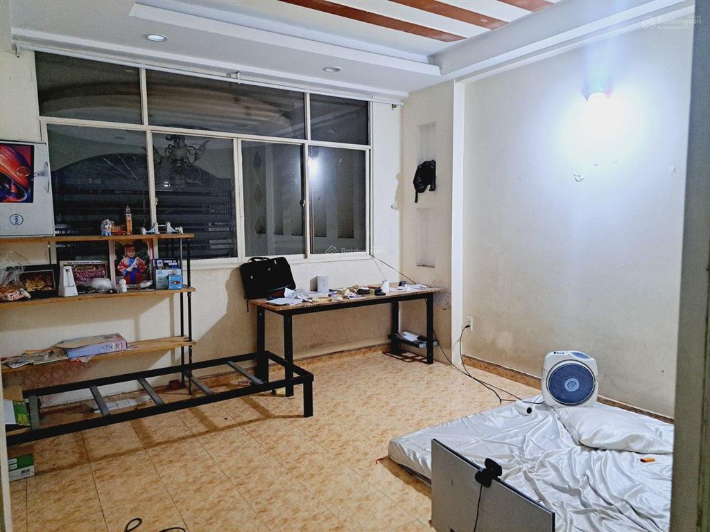 Mặt tiền cao văn ngọc, p. phú trung, quận tân phú. dt 4x20(3 tầng) đúc kiên cố