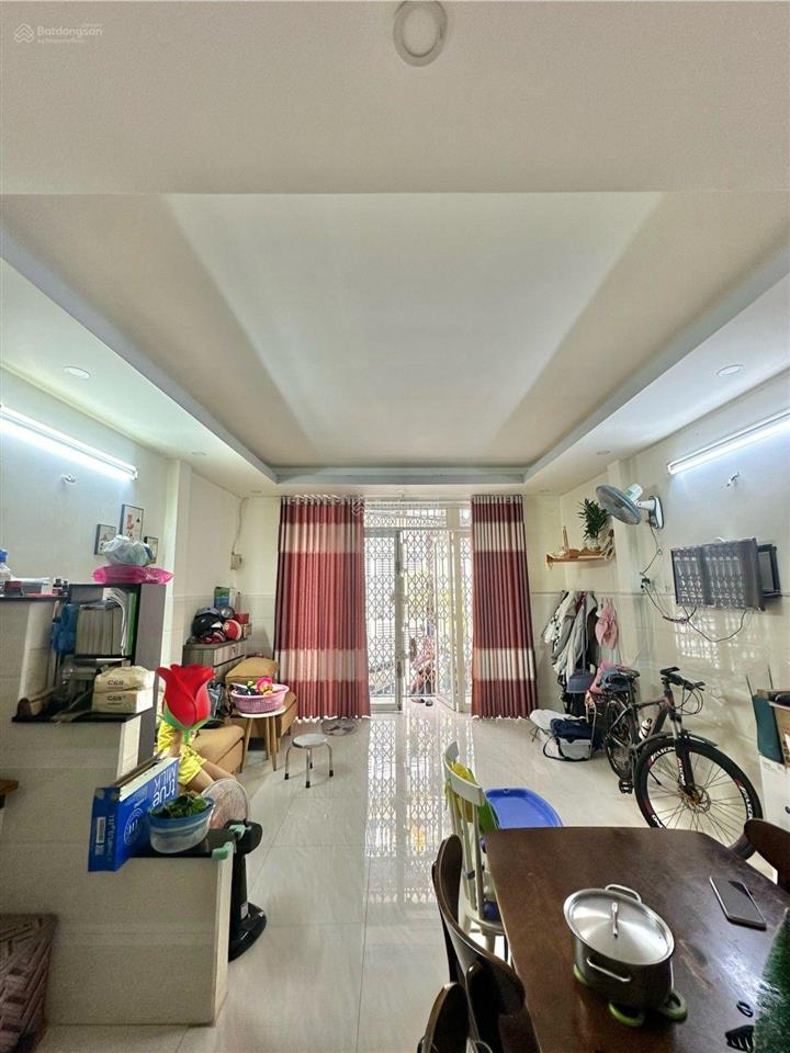 Hẻm xe hơi âu cơ phường 10 tân bình dt 4.5x8m (2tầng) nhà còn mới đẹp. giá 4,5 tỷ thương lượng