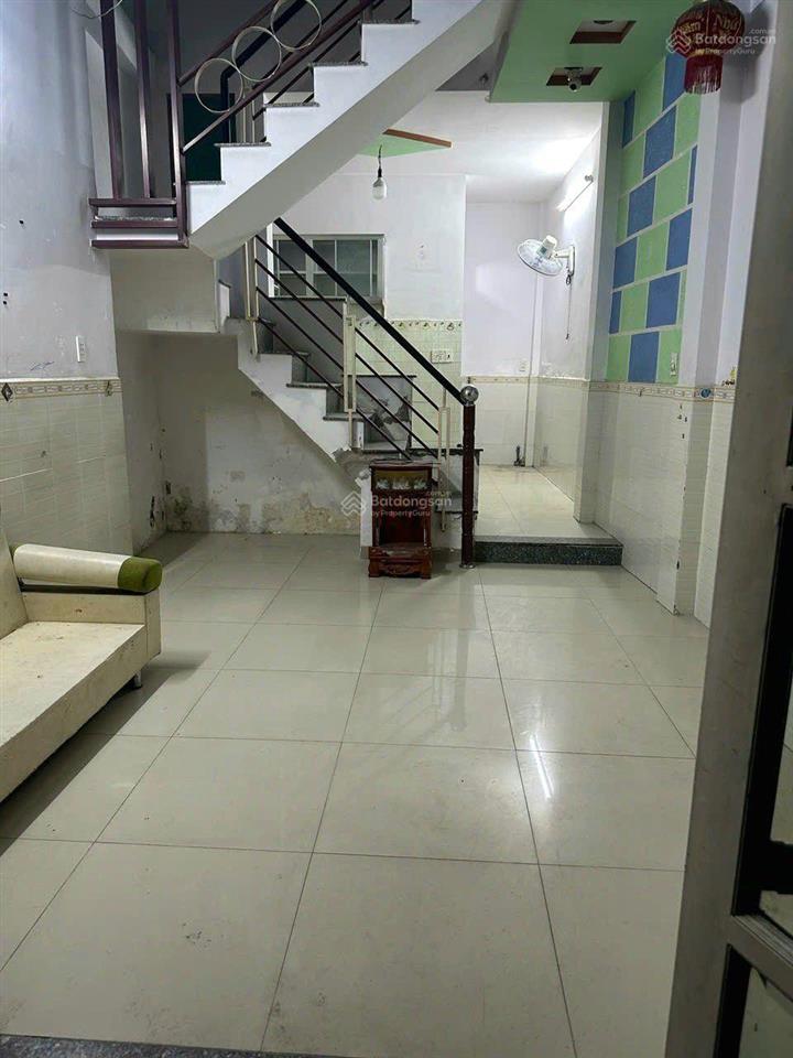 Chủ gửi. huỳnh văn chính, phường phú trung, quận tân phú, dt 3.9x9m. kết cấu 1 trệt 2 tầng 3 phòng