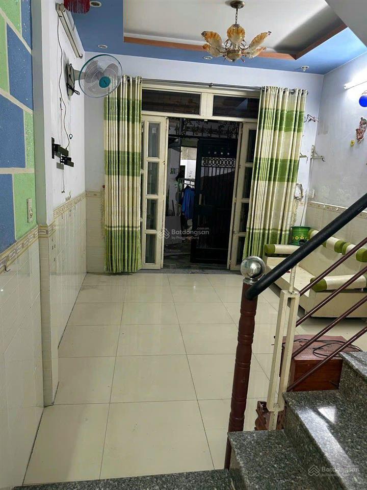 Chủ gửi. huỳnh văn chính, phường phú trung, quận tân phú, dt 3.9x9m. kết cấu 1 trệt 2 tầng 3 phòng