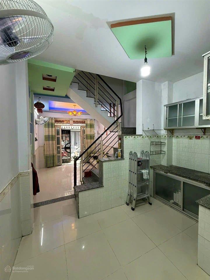 Chủ gửi. huỳnh văn chính, phường phú trung, quận tân phú, dt 3.9x9m. kết cấu 1 trệt 2 tầng 3 phòng
