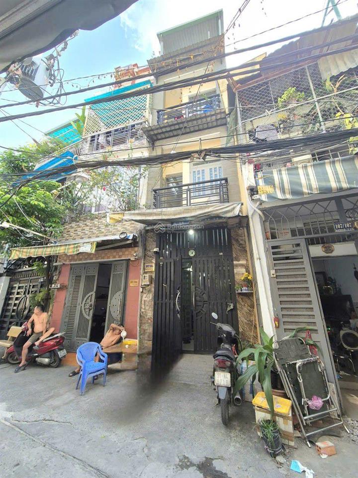 107/ ni sư huỳnh liên, phường 10, tân bình, 1trệt, 3 lầu, sân thượng gồm 3 phòng ngủ lớn