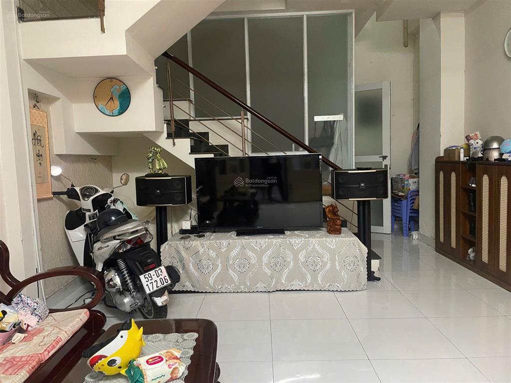 Bán nhà gò cẩm đệm phường 10 tân bình. 3 tầng. nhà mới đẹp. dt 4.7x13m. 3 tầng đúc btct chắc chắn