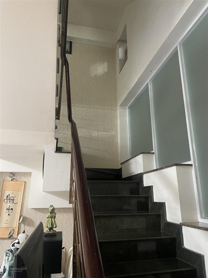 Bán nhà gò cẩm đệm phường 10 tân bình. 3 tầng. nhà mới đẹp. dt 4.7x13m. 3 tầng đúc btct chắc chắn