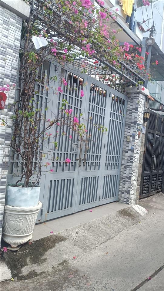 Bán nhà gò cẩm đệm phường 10 tân bình. 3 tầng. nhà mới đẹp. dt 4.7x13m. 3 tầng đúc btct chắc chắn