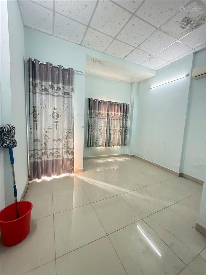 Chủ gửi bán gấp gấp nhà. 146/kênh tân hóa hẻm 3m cách 15m ra mắt tiền. cao văn ngọc. giáp bệnh viện