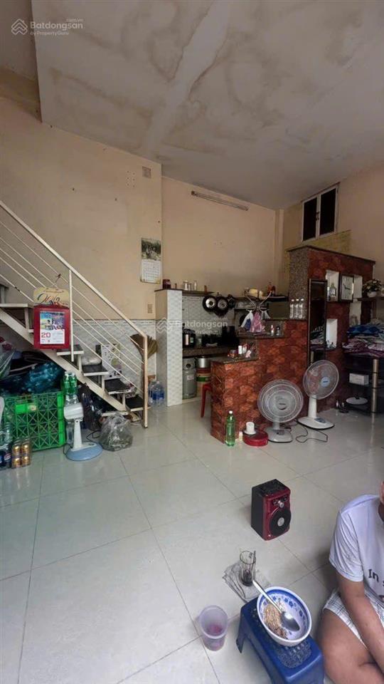 Địa chỉ 11/11/trần văn đang, hẻm nhỏ, gác 25m2. nở hậu, nhà còn mới.