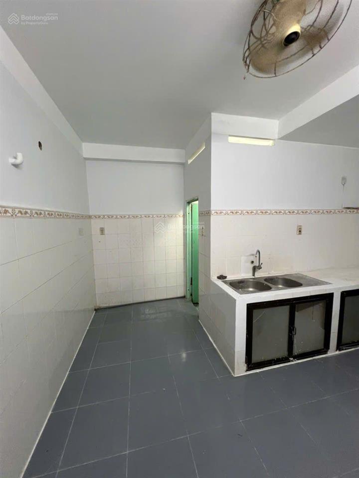Âu cơ hẻm xe hơi. dt 4x19m. 1 trệt 1 lầu 3 phòng ngủ 2 wc