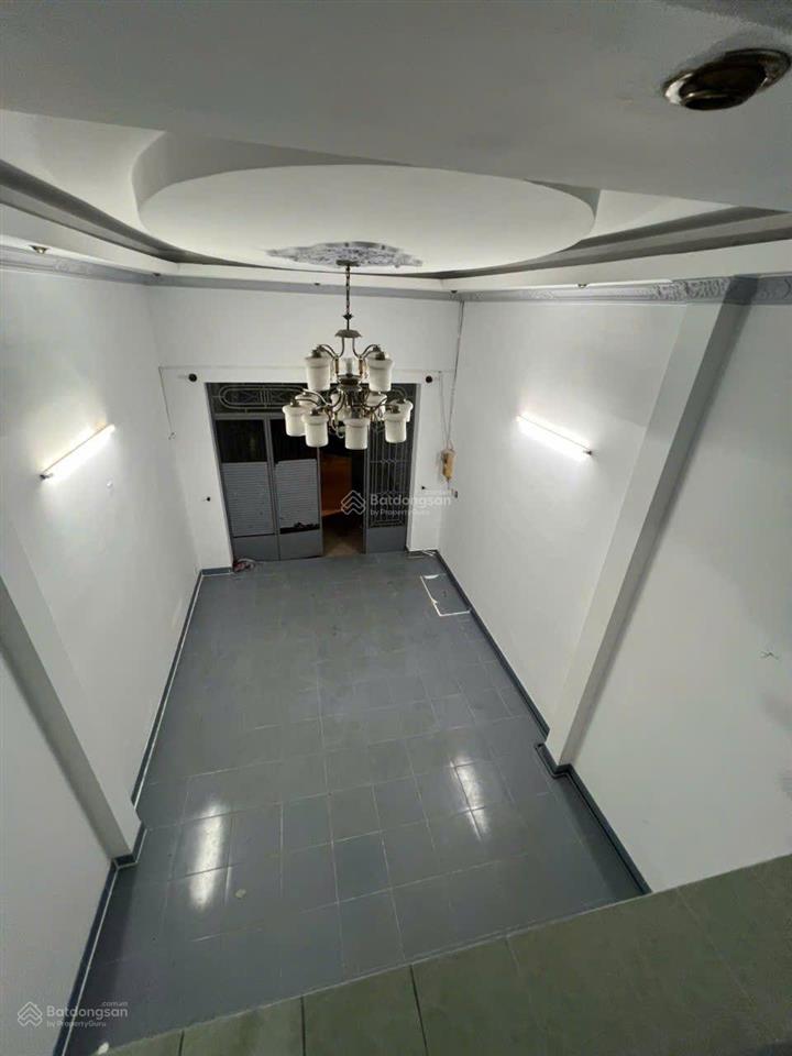 Âu cơ hẻm xe hơi. dt 4x19m. 1 trệt 1 lầu 3 phòng ngủ 2 wc