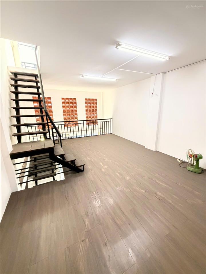 Nhà 2 mặt tiền trước và sau, kinh doanh buôn bán tốt, dt 4.5x8, 3 tầng
