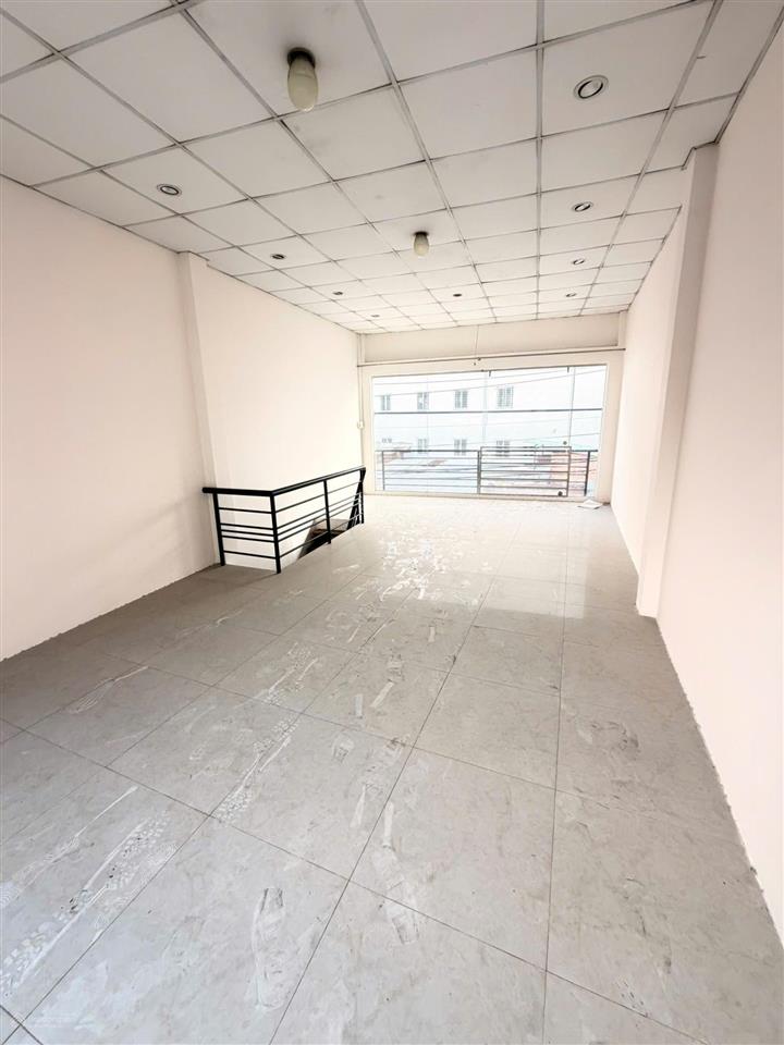 Nhà 2 mặt tiền trước và sau, kinh doanh buôn bán tốt, dt 4.5x8, 3 tầng