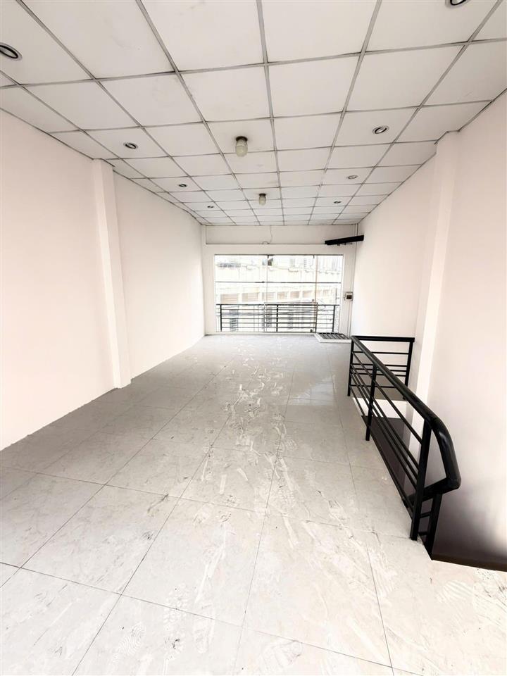Nhà 2 mặt tiền trước và sau, kinh doanh buôn bán tốt, dt 4.5x8, 3 tầng