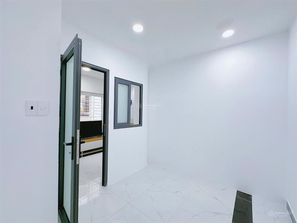 Cho thuê 2 phòng ngủ gần vincom plaza, nơ trang long, thang máy, hầm xe bình thạnh