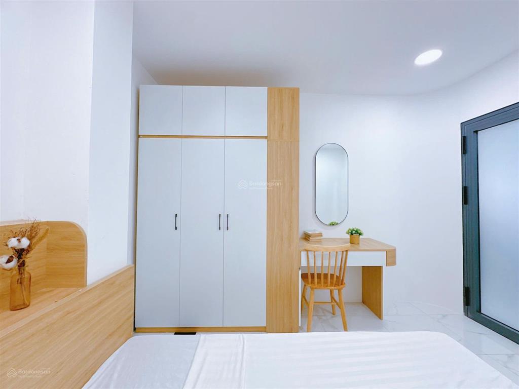 Cho thuê 2 phòng ngủ gần vincom plaza, nơ trang long, thang máy, hầm xe bình thạnh