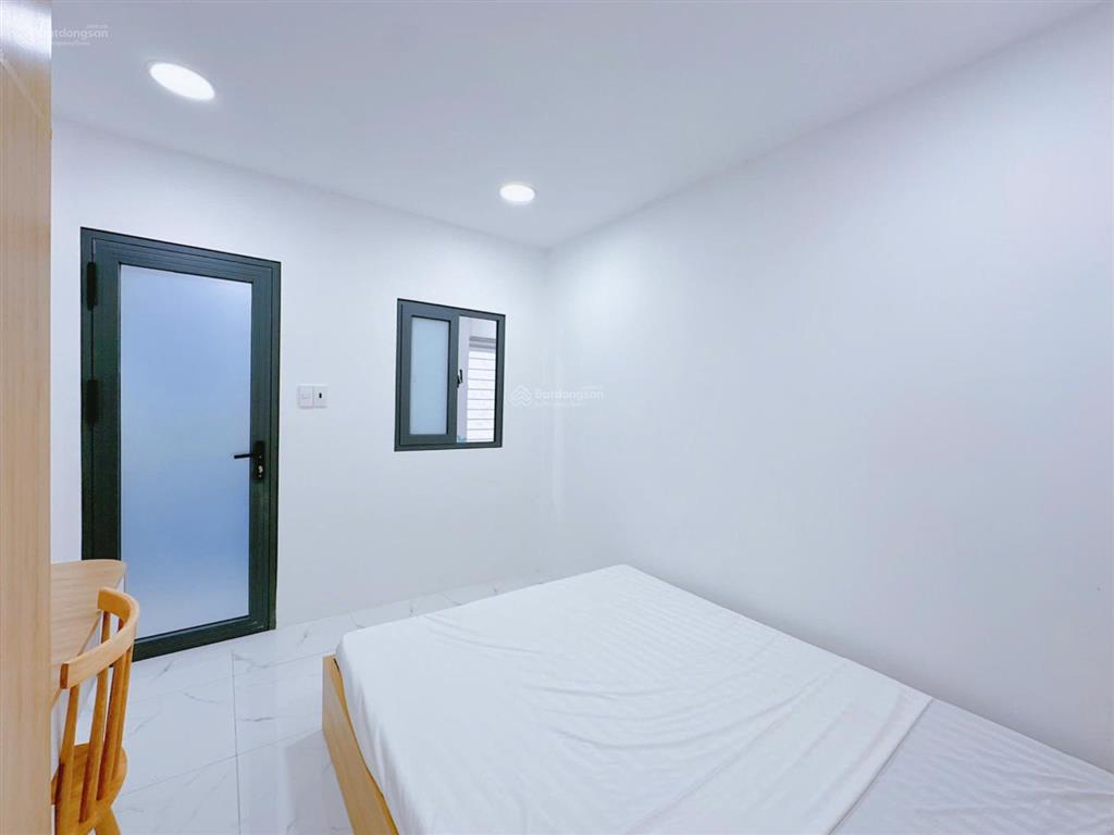 Cho thuê 2 phòng ngủ gần vincom plaza, nơ trang long, thang máy, hầm xe bình thạnh